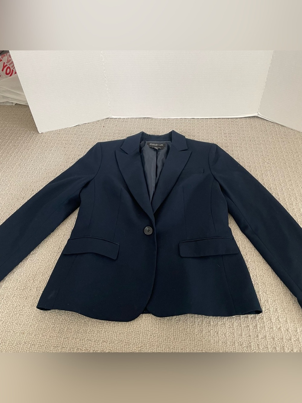 Women’s Jones of New York navy blazer